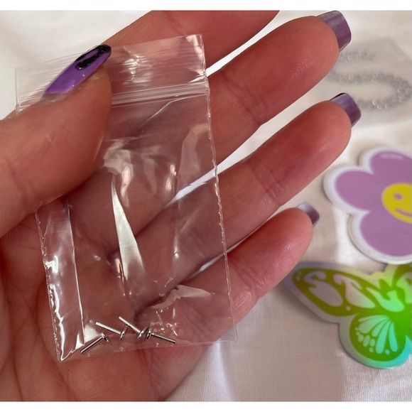 🌸✨NWT STUDS brand - Four Pack of 6 mm Silver Flatback Posts - Picture 2 of 7